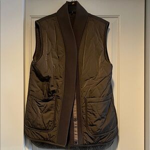 VARLEY. reversible vest in green. Size xs. Excellent condition